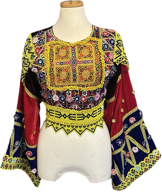 Traditionelle Afghanische Handbestickte Bluse mit Mehrfarbigen Mustern und Weiten Ärmeln